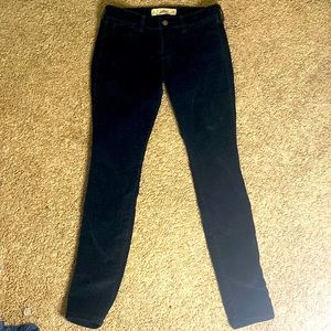 Hollister low waisted super skinny, size 3 black corduroy pants